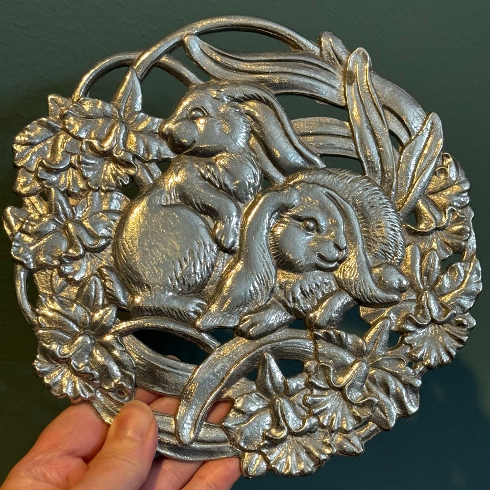 Vintage 1995 Arthur Court Cast Aluminum Bunny Rabbit and Daffodil Silver Trivet